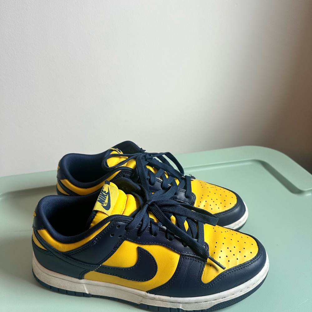 Nike Kids Sneakers in Yellow and Navy